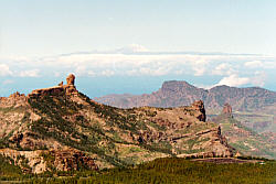 Caldera de Tejeda con el Roque Nublo en primer plano